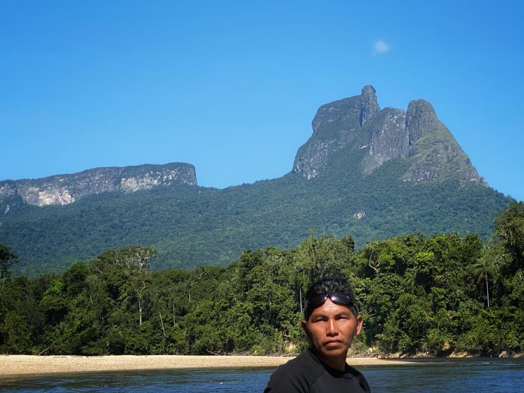 31_speed_boat_back_maturaca