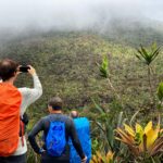 tourists_trekking_pico-da-neblina