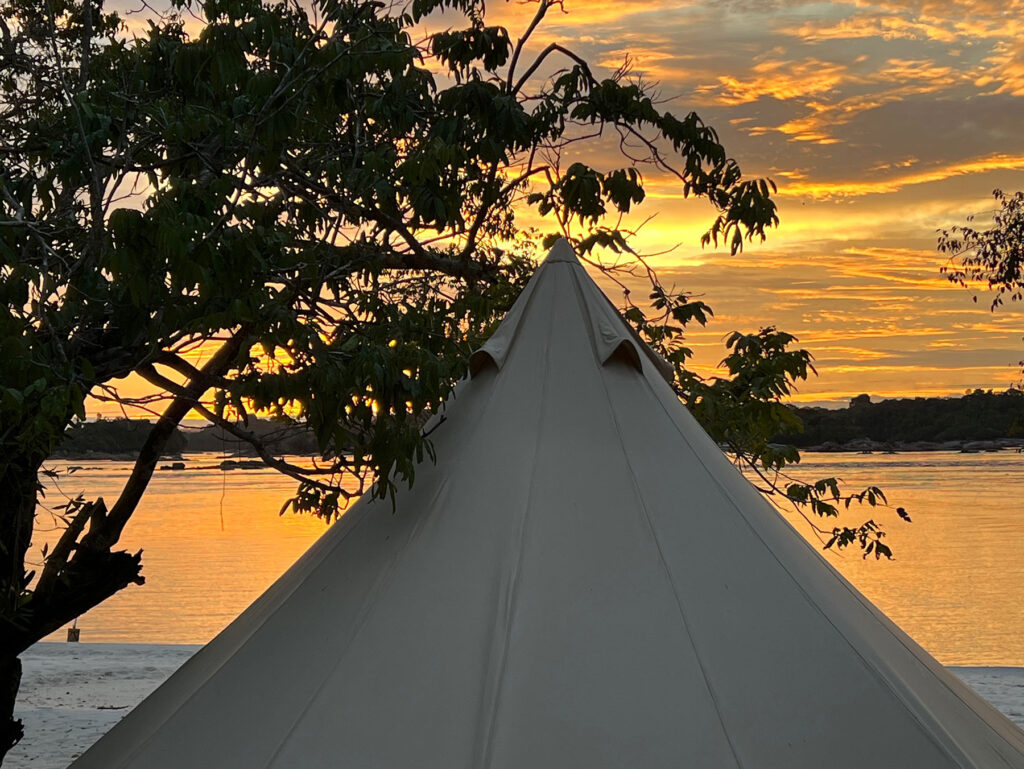 amazon-glamping-sgc-sunrise-view-tent-web