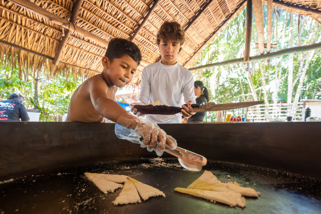 zaltana-riverboat-expedition-amazon-brazil (15)